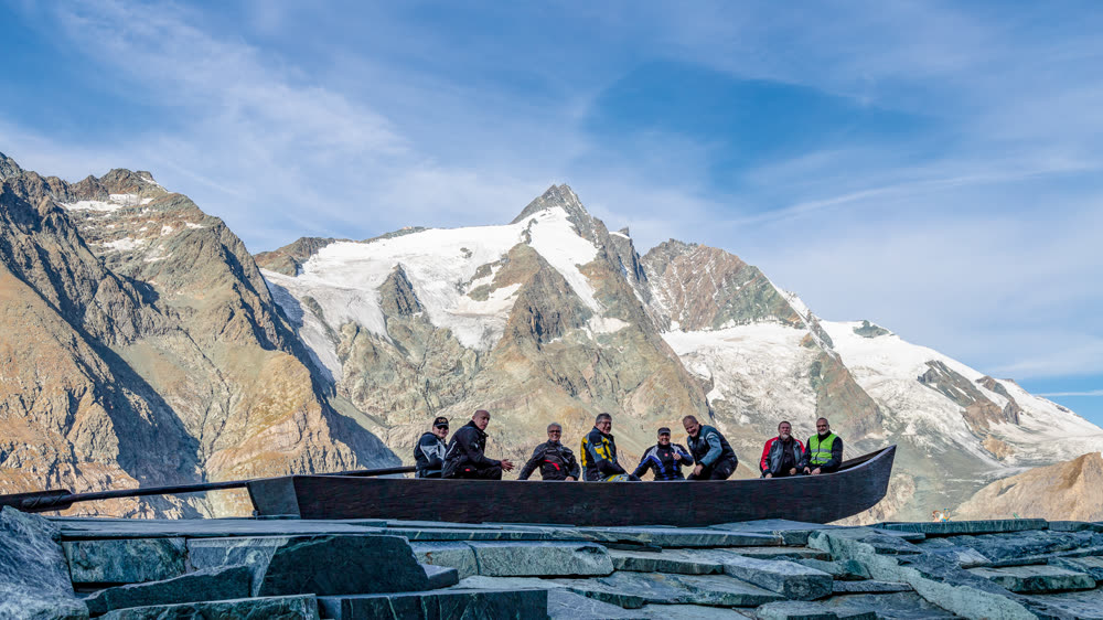 Bootsskulptur auf der Kaiser-Franz-Josefs-Höhe am Großglockner