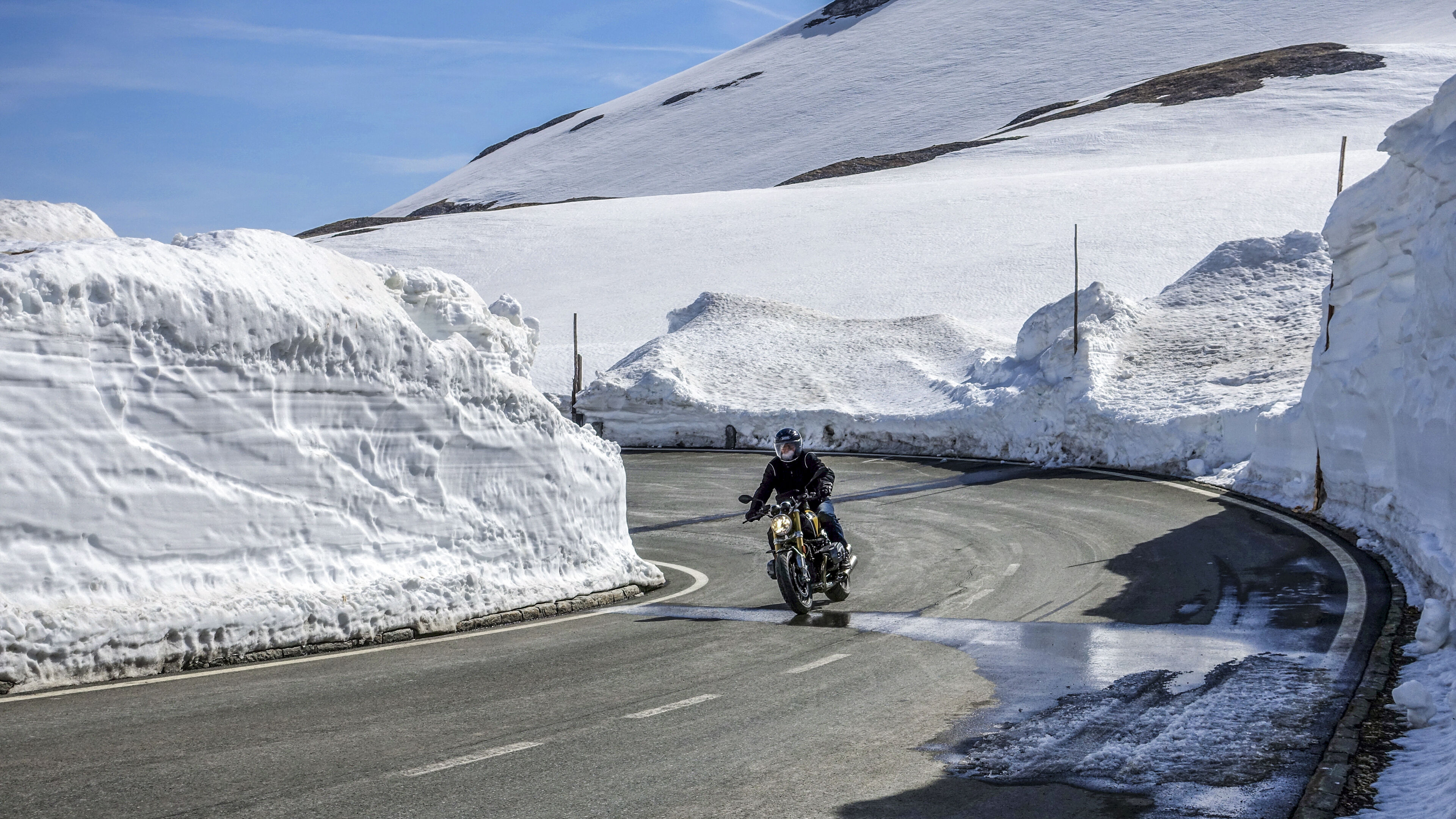 Großglockner Hochalpenstraße im Frühjahr Großglockner Hochalpenstraße im Frühjahr